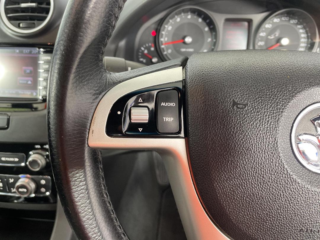 Photo '23' of Holden Commodore Photo '23' of Holden Commodore