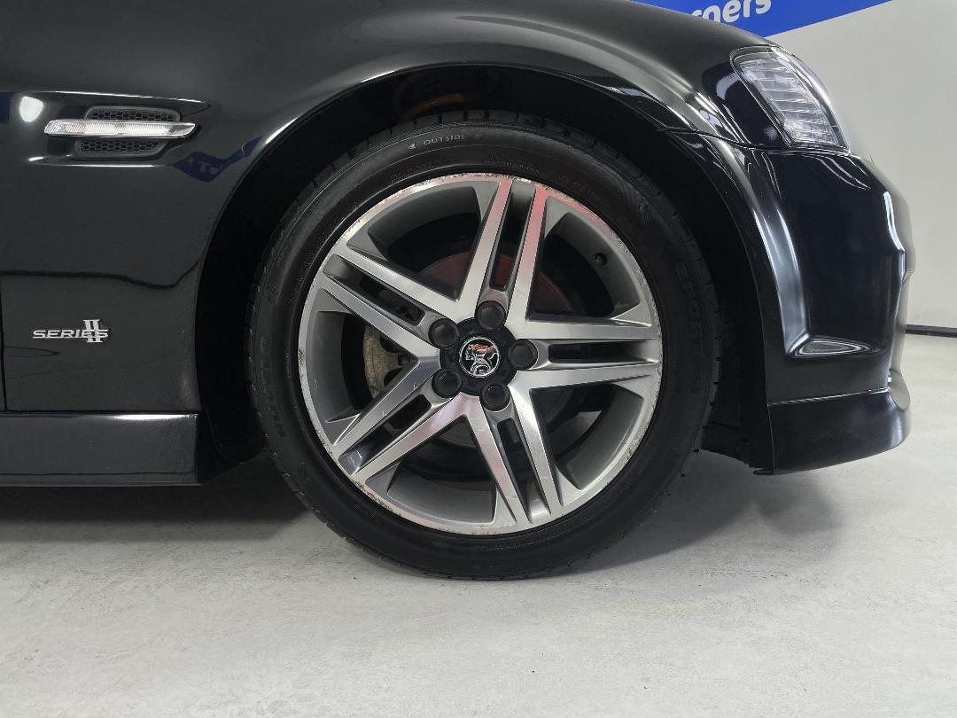 Photo '9' of Holden Commodore Photo '9' of Holden Commodore