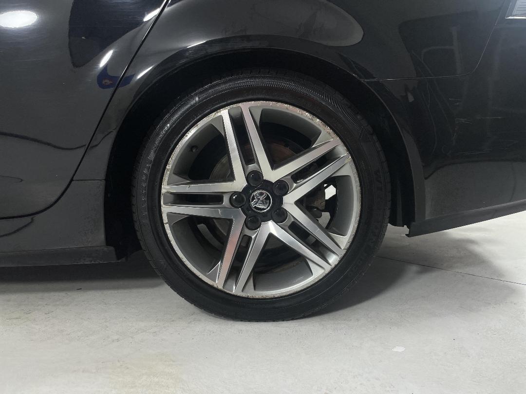 Photo '11' of Holden Commodore Photo '11' of Holden Commodore