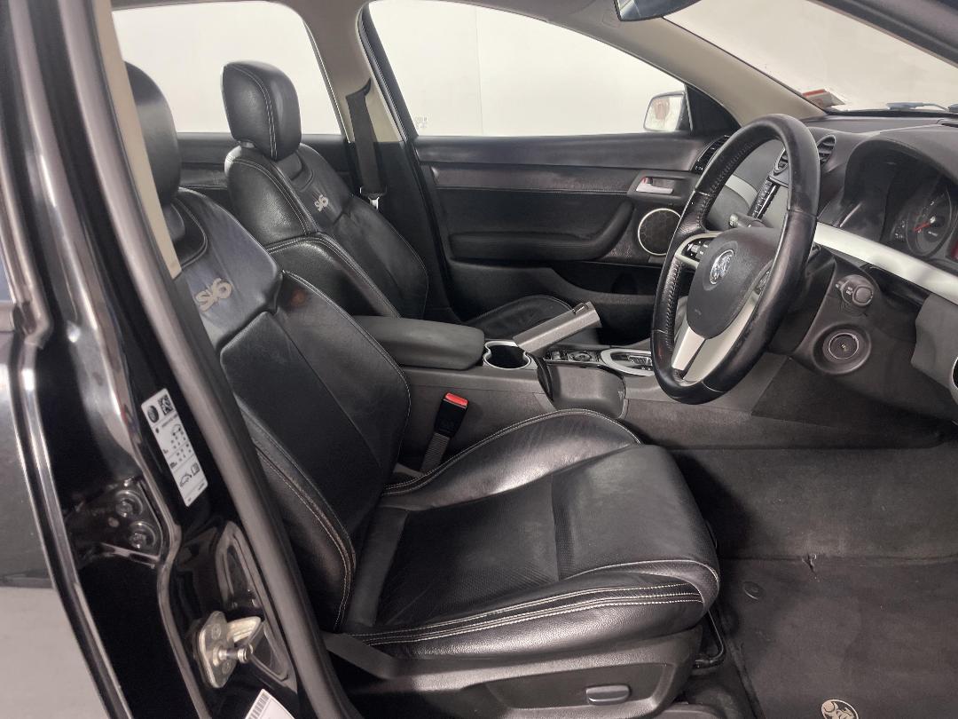 Photo '16' of Holden Commodore Photo '16' of Holden Commodore