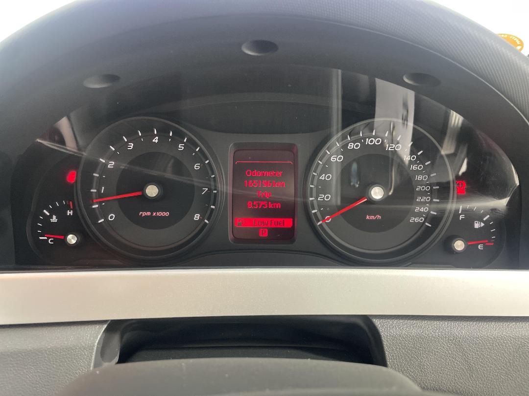 Photo '21' of Holden Commodore Photo '21' of Holden Commodore