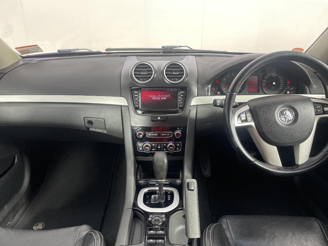 Photo '17' of Holden Commodore Photo '17' of Holden Commodore