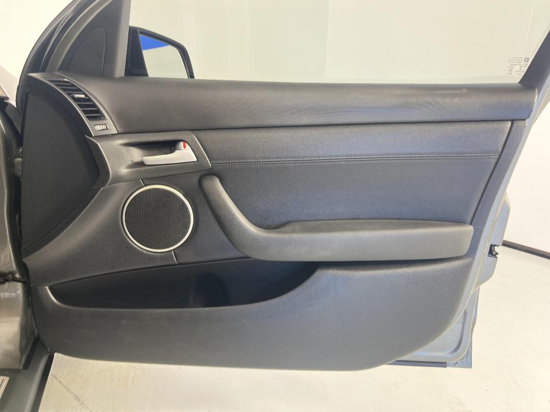 Photo '15' of Holden Commodore