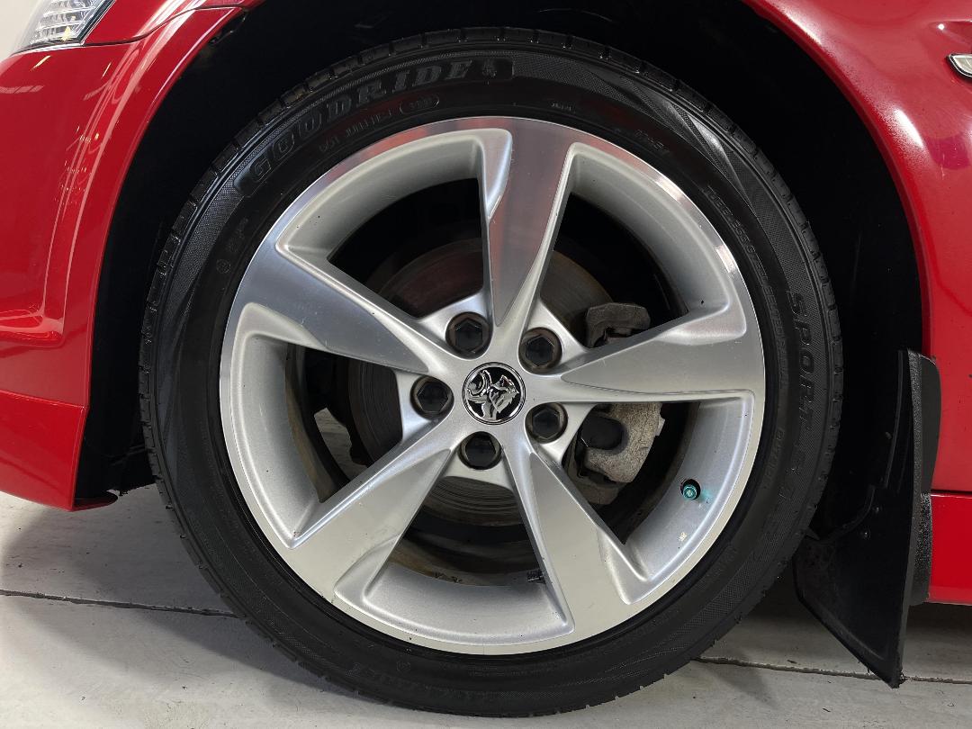 Photo '10' of Holden Commodore Photo '10' of Holden Commodore