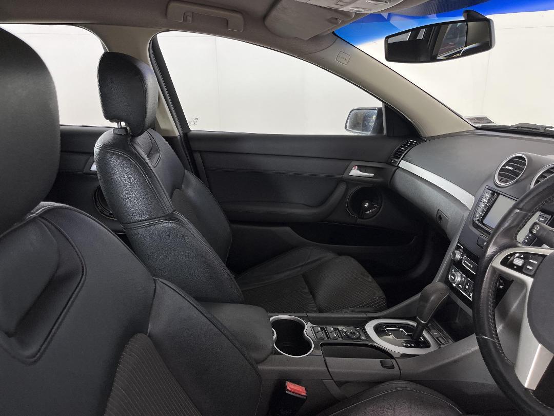 Photo '16' of Holden Commodore Photo '16' of Holden Commodore