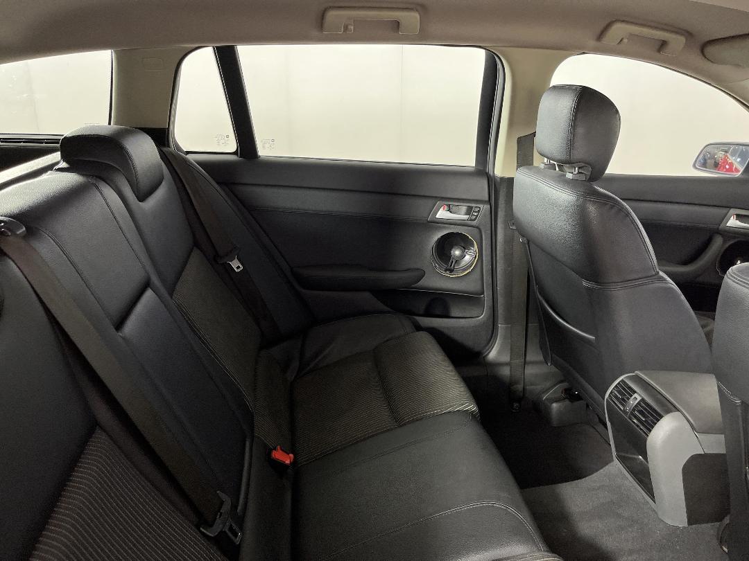 Photo '20' of Holden Commodore Photo '20' of Holden Commodore