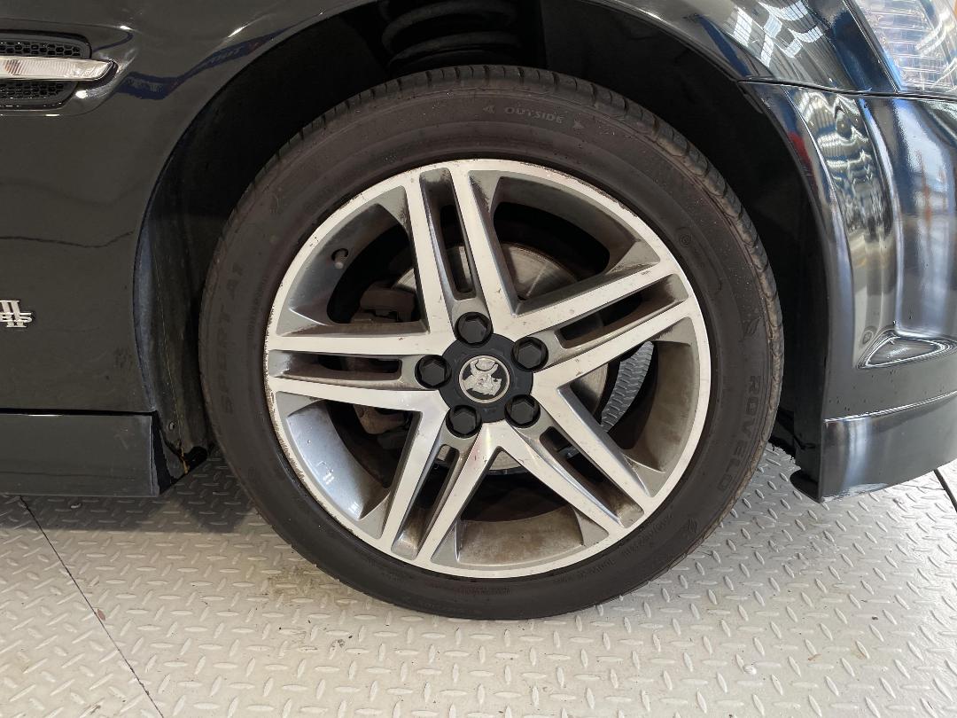 Photo '9' of Holden Commodore