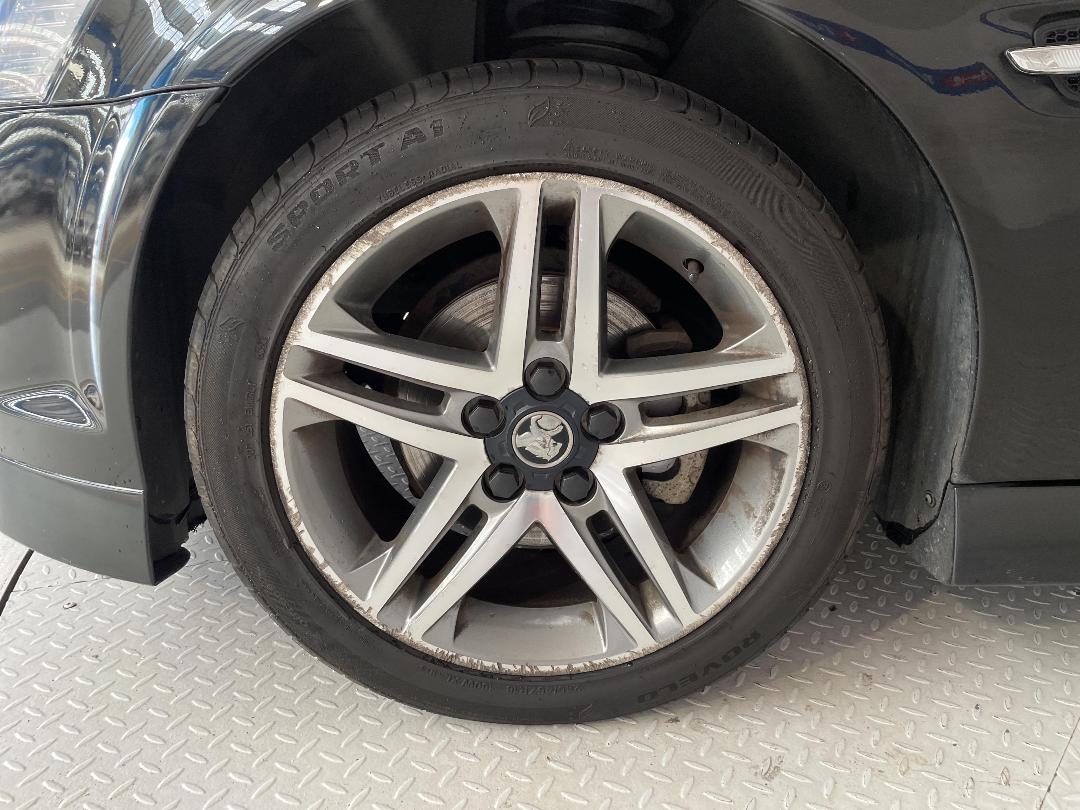 Photo '10' of Holden Commodore