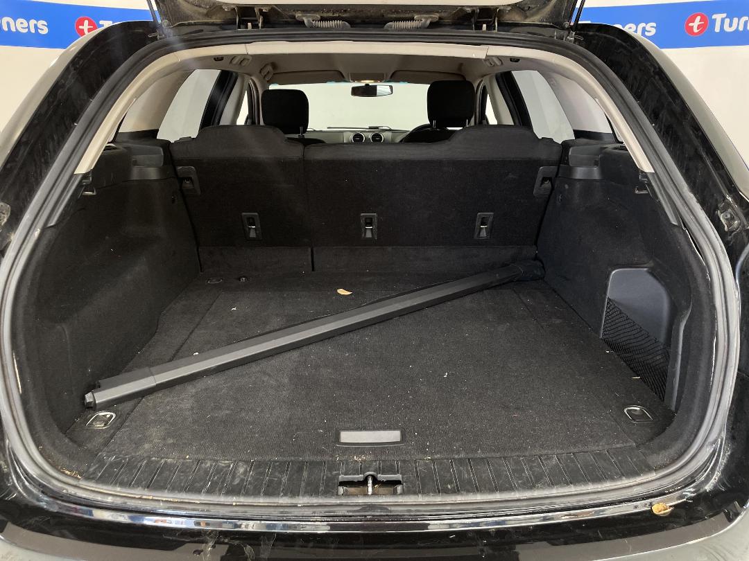 Photo '14' of Holden Commodore