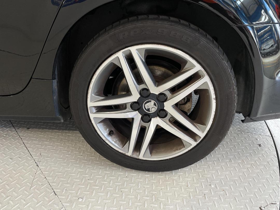 Photo '11' of Holden Commodore