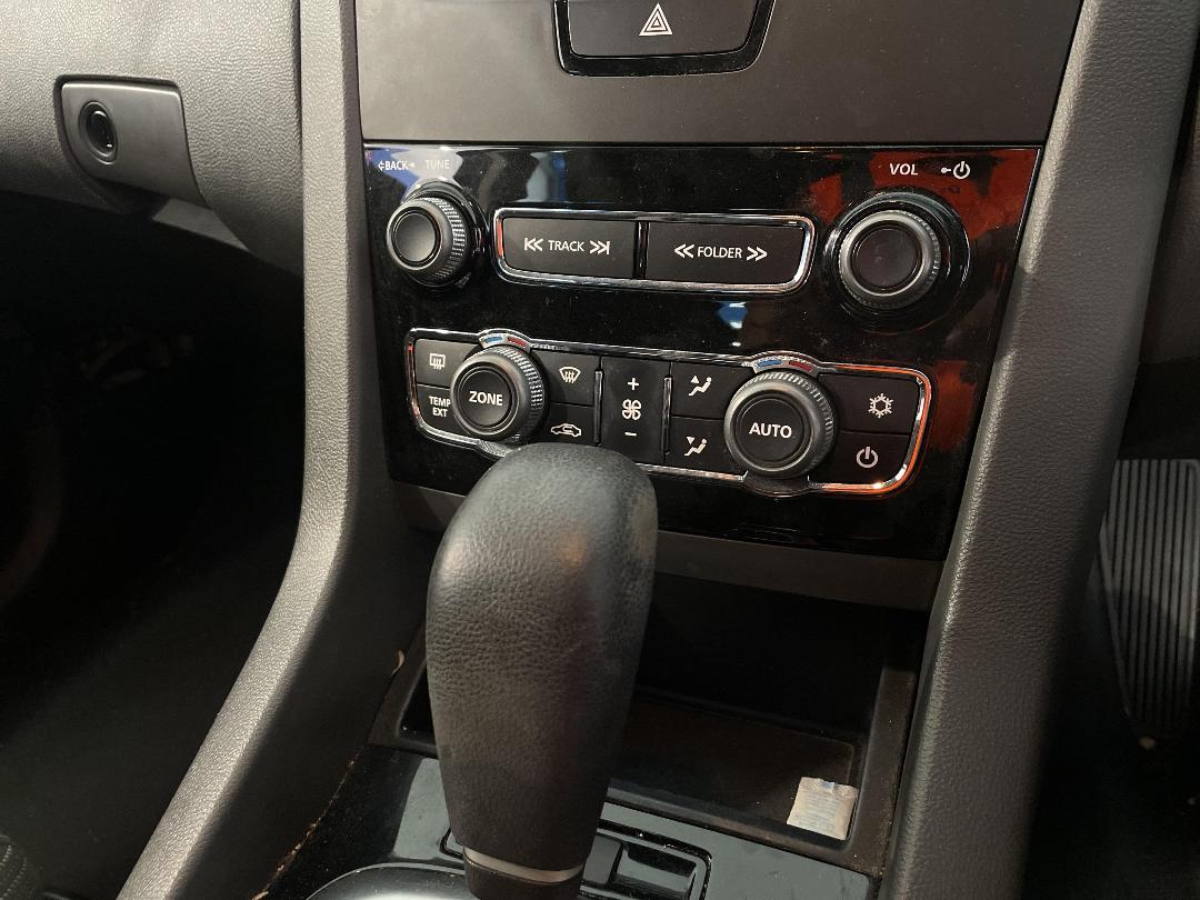 Photo '27' of Holden Commodore