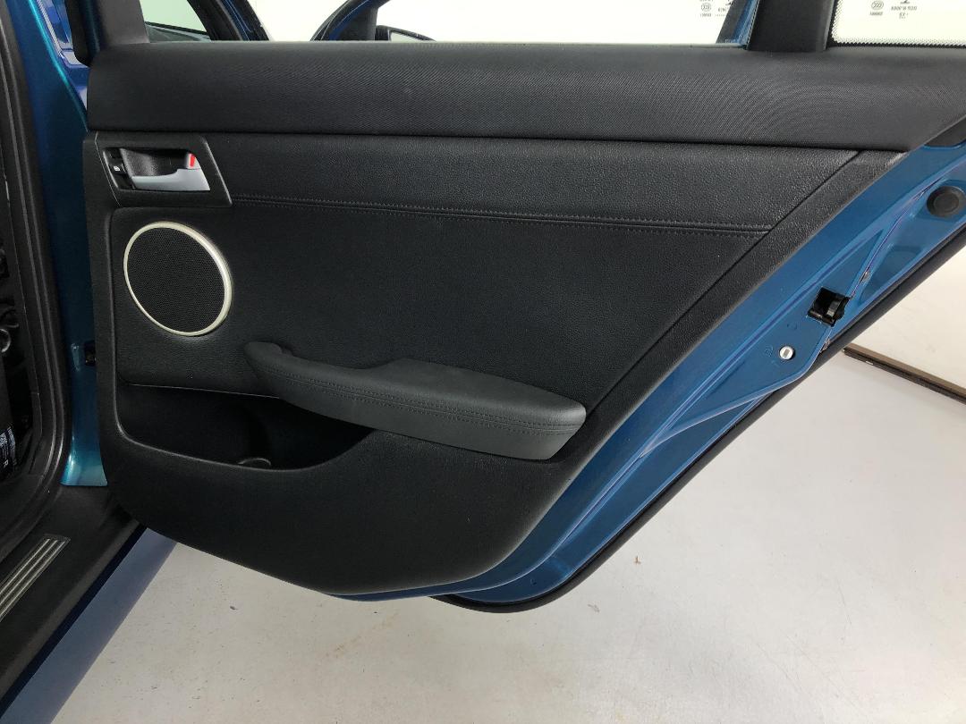 Photo '19' of Holden Commodore Photo '19' of Holden Commodore