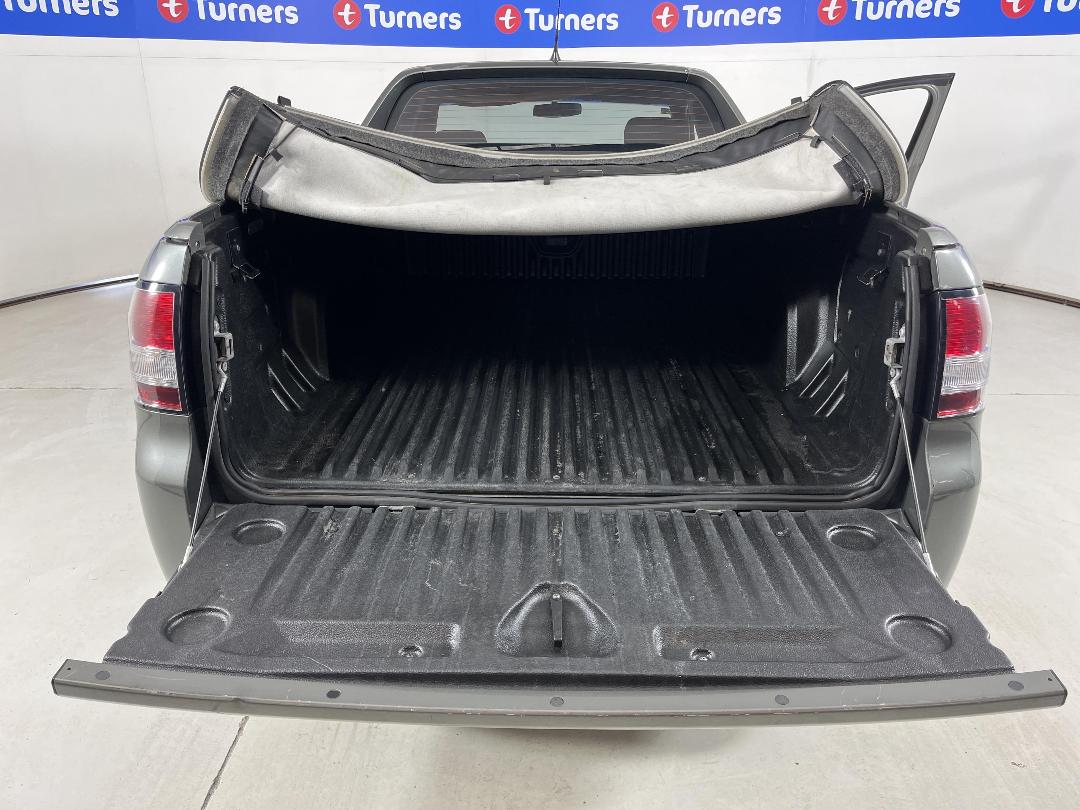 Photo '14' of Holden Commodore Photo '14' of Holden Commodore