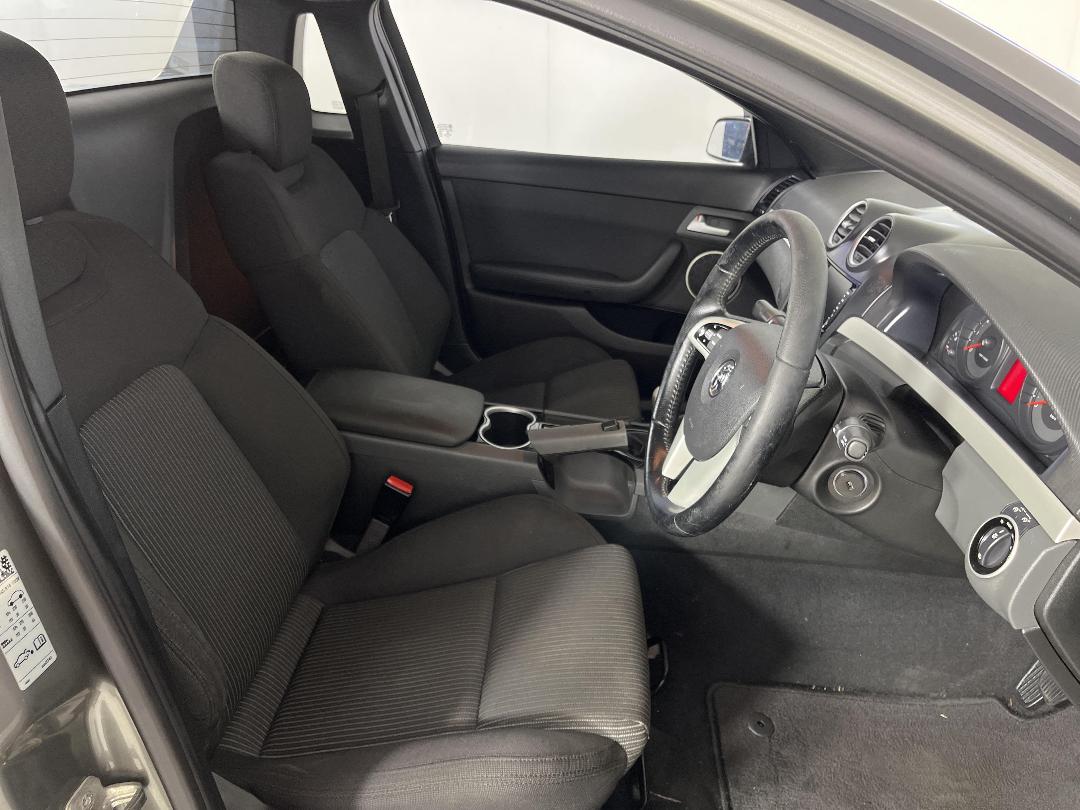 Photo '16' of Holden Commodore Photo '16' of Holden Commodore