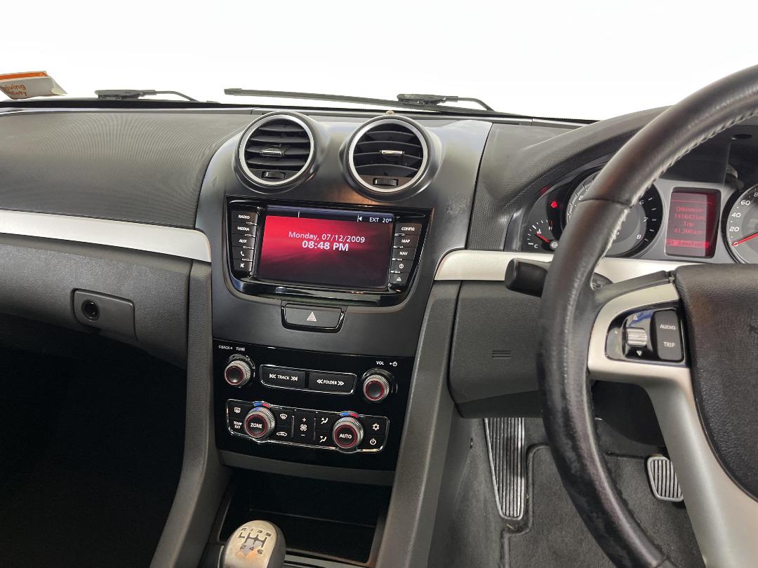 Photo '18' of Holden Commodore Photo '18' of Holden Commodore