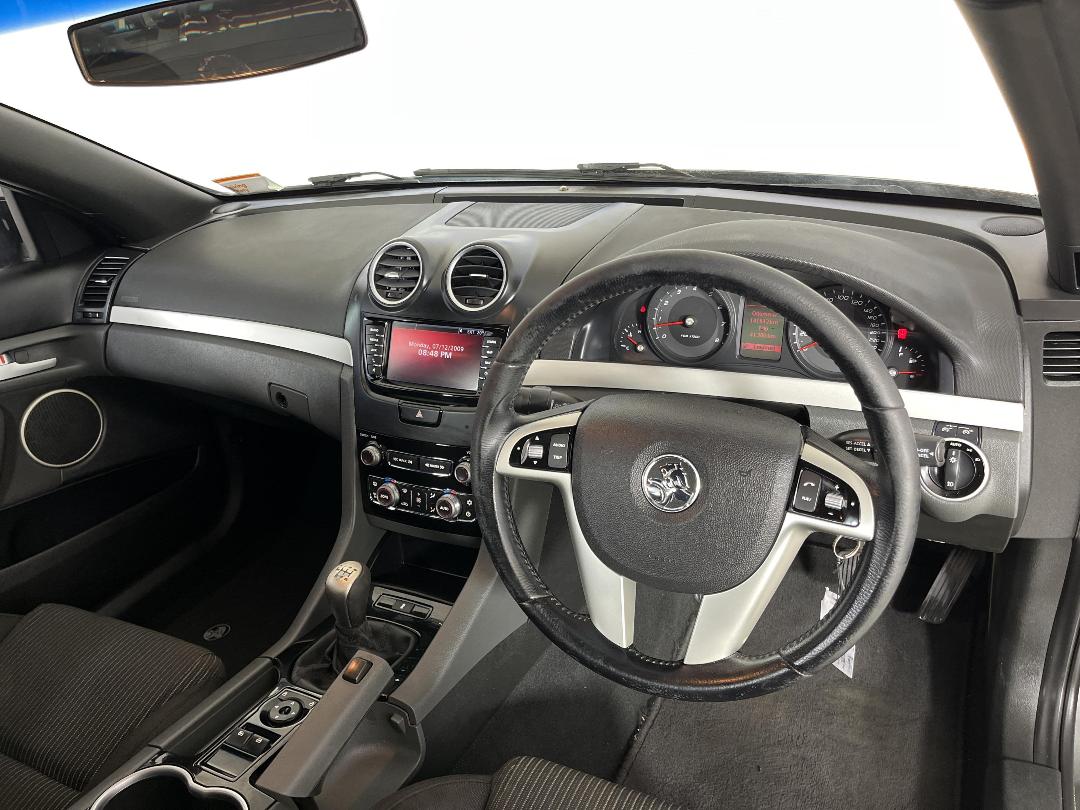 Photo '17' of Holden Commodore Photo '17' of Holden Commodore