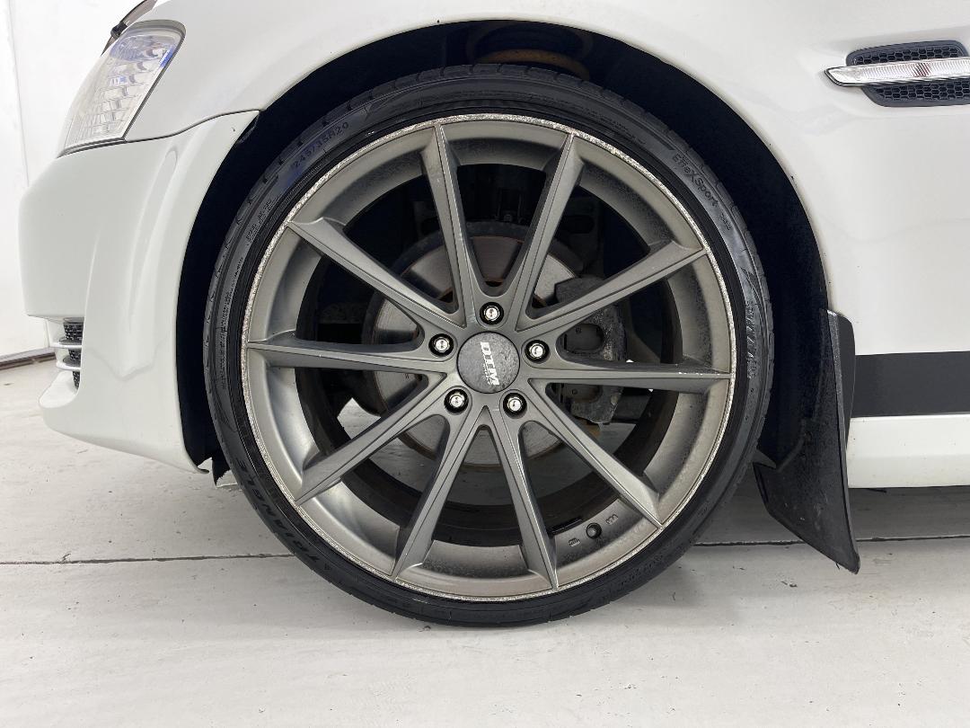 Photo '10' of Holden Commodore Photo '10' of Holden Commodore