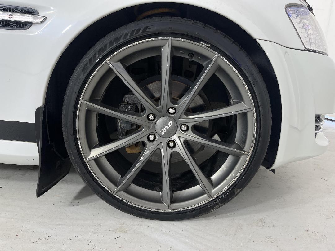 Photo '9' of Holden Commodore Photo '9' of Holden Commodore