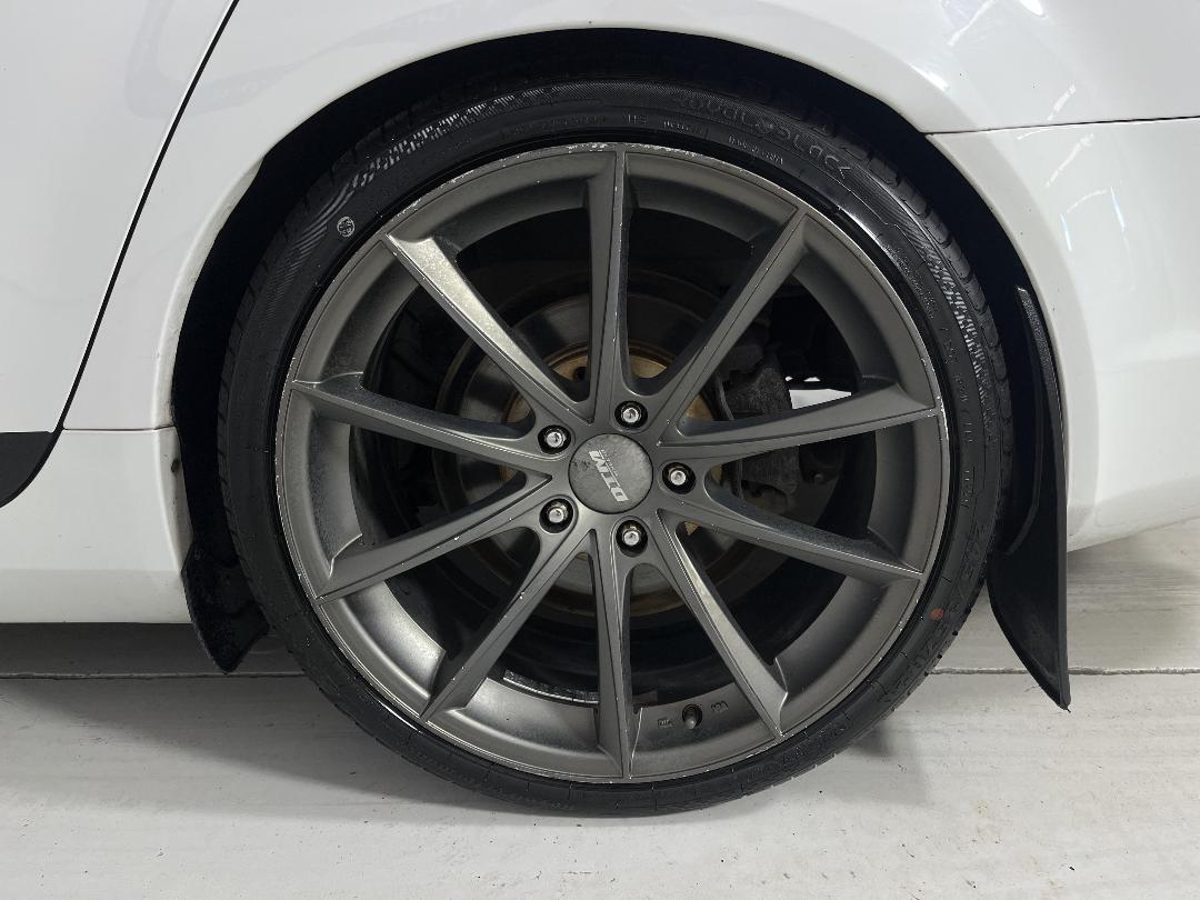 Photo '11' of Holden Commodore Photo '11' of Holden Commodore