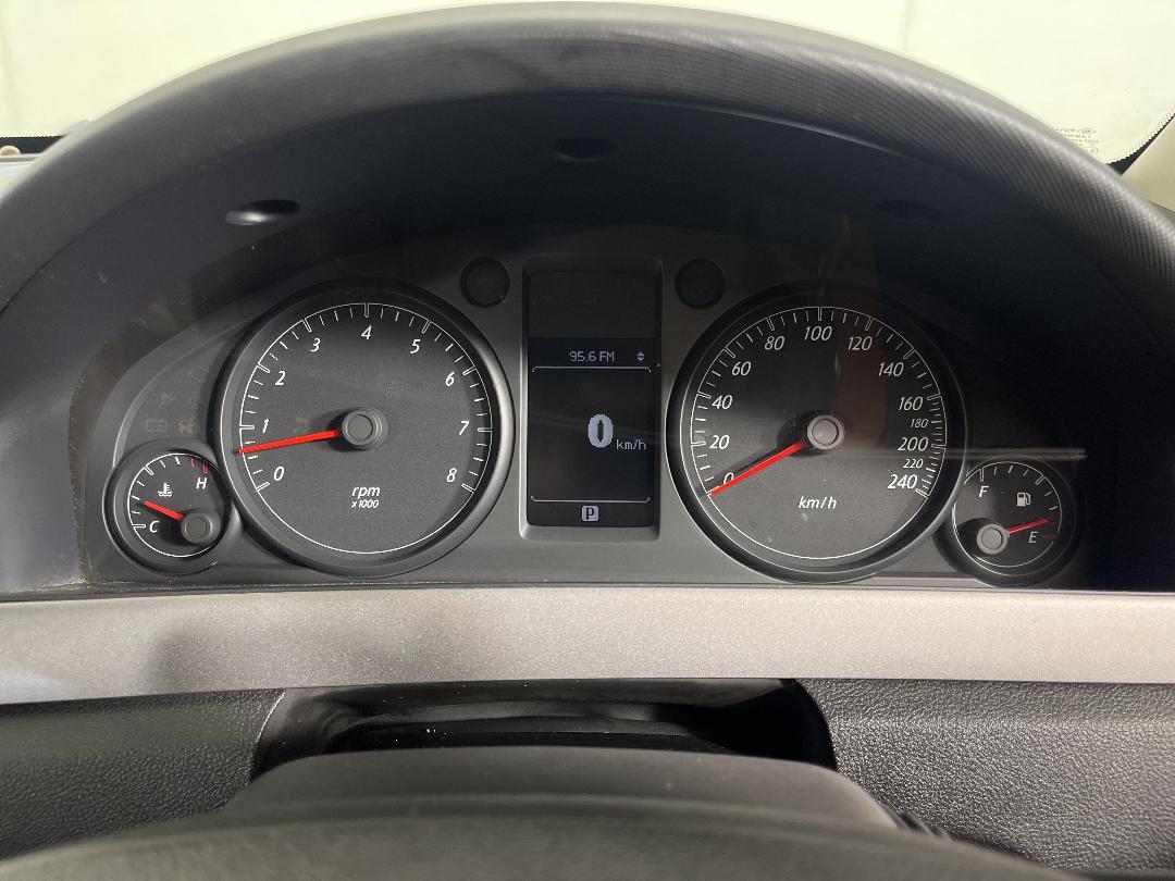 Photo '21' of Holden Commodore Photo '21' of Holden Commodore