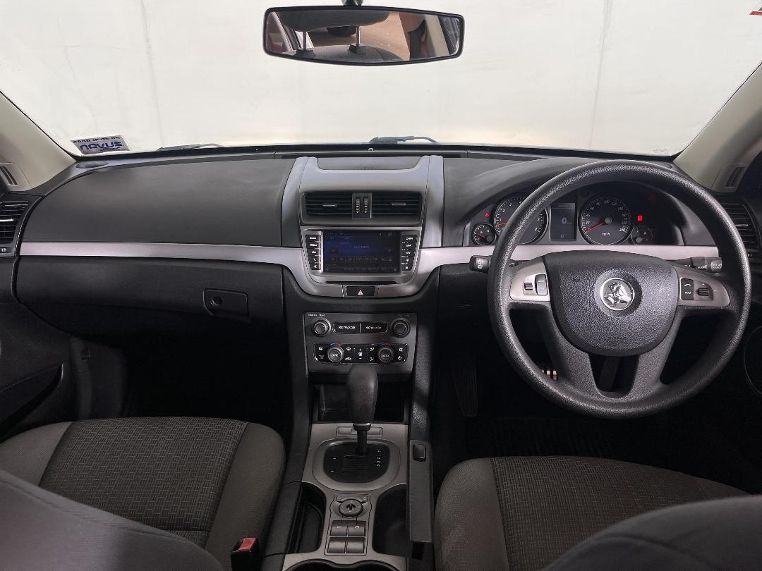 Photo '17' of Holden Commodore Photo '17' of Holden Commodore