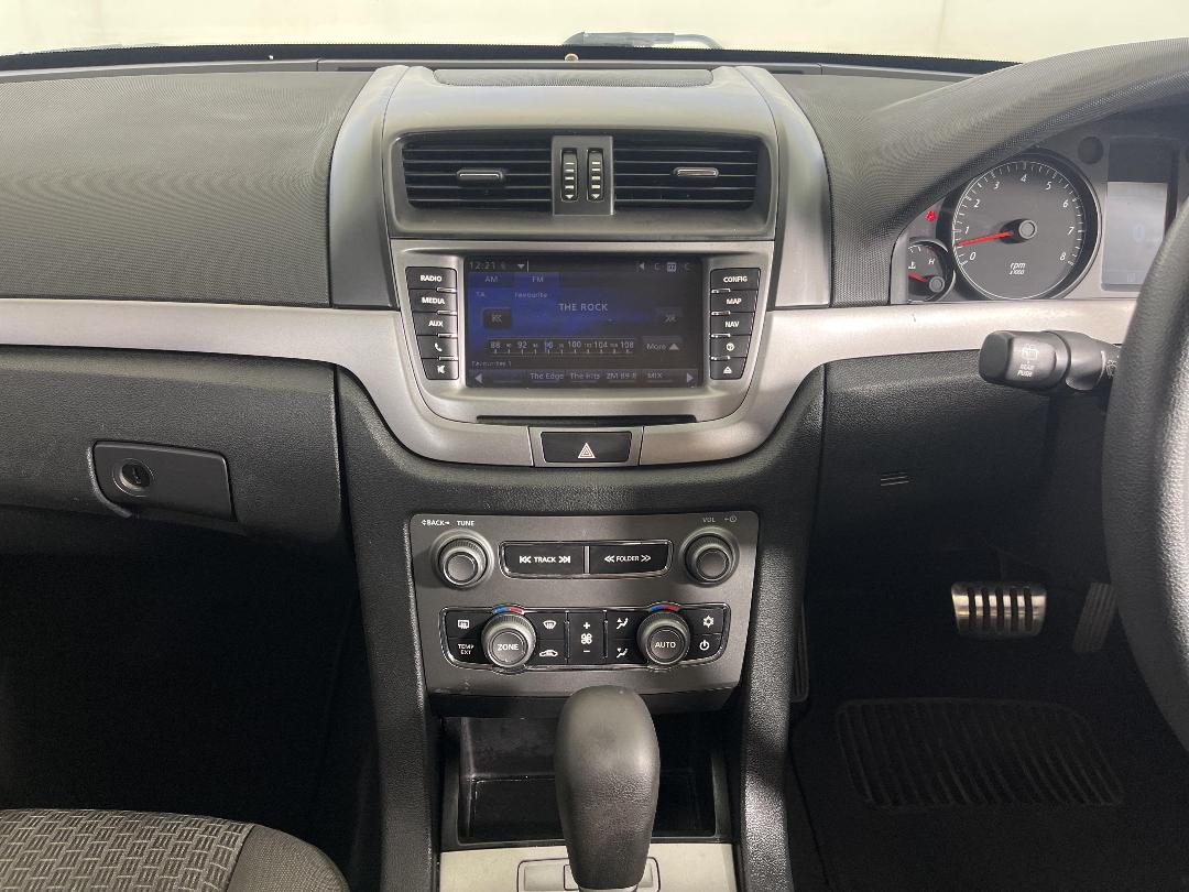 Photo '18' of Holden Commodore Photo '18' of Holden Commodore