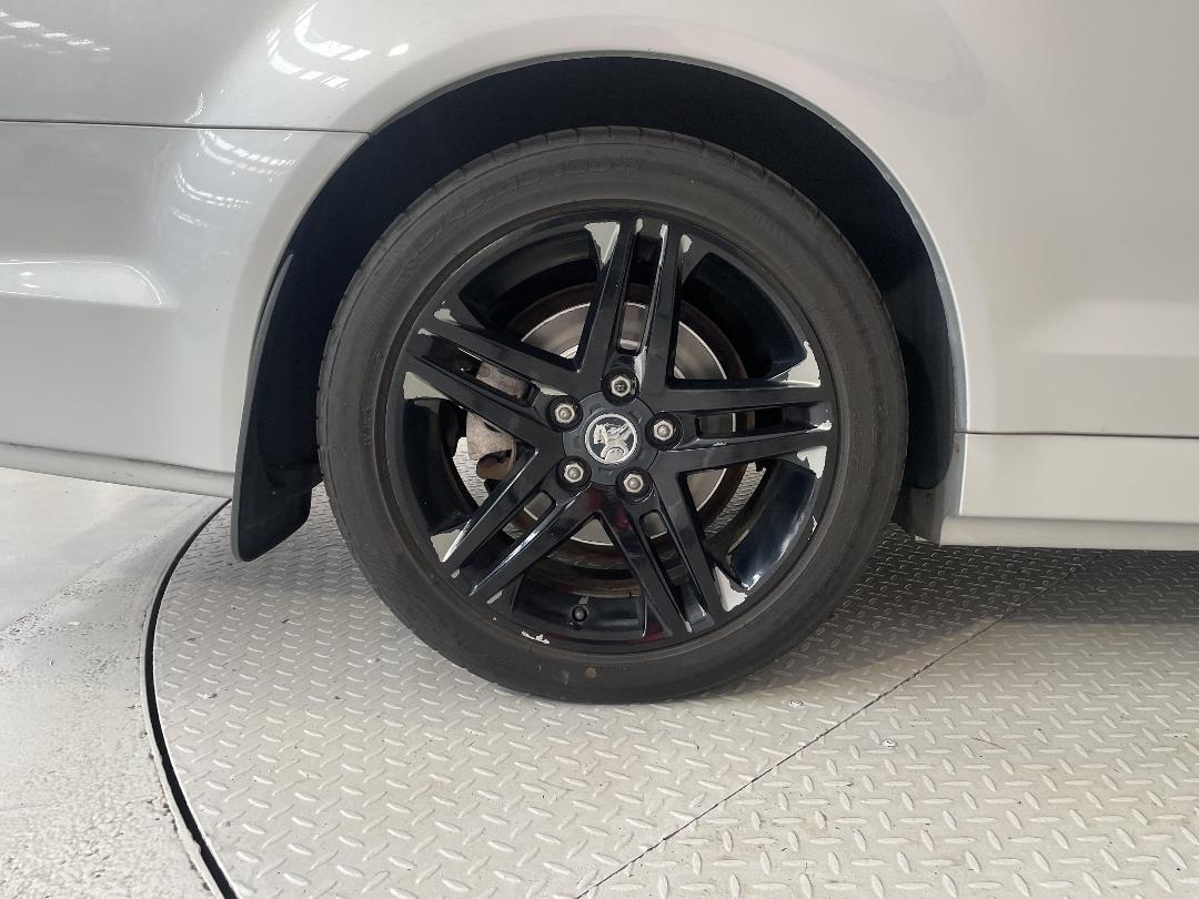 Photo '12' of Holden Commodore Photo '12' of Holden Commodore