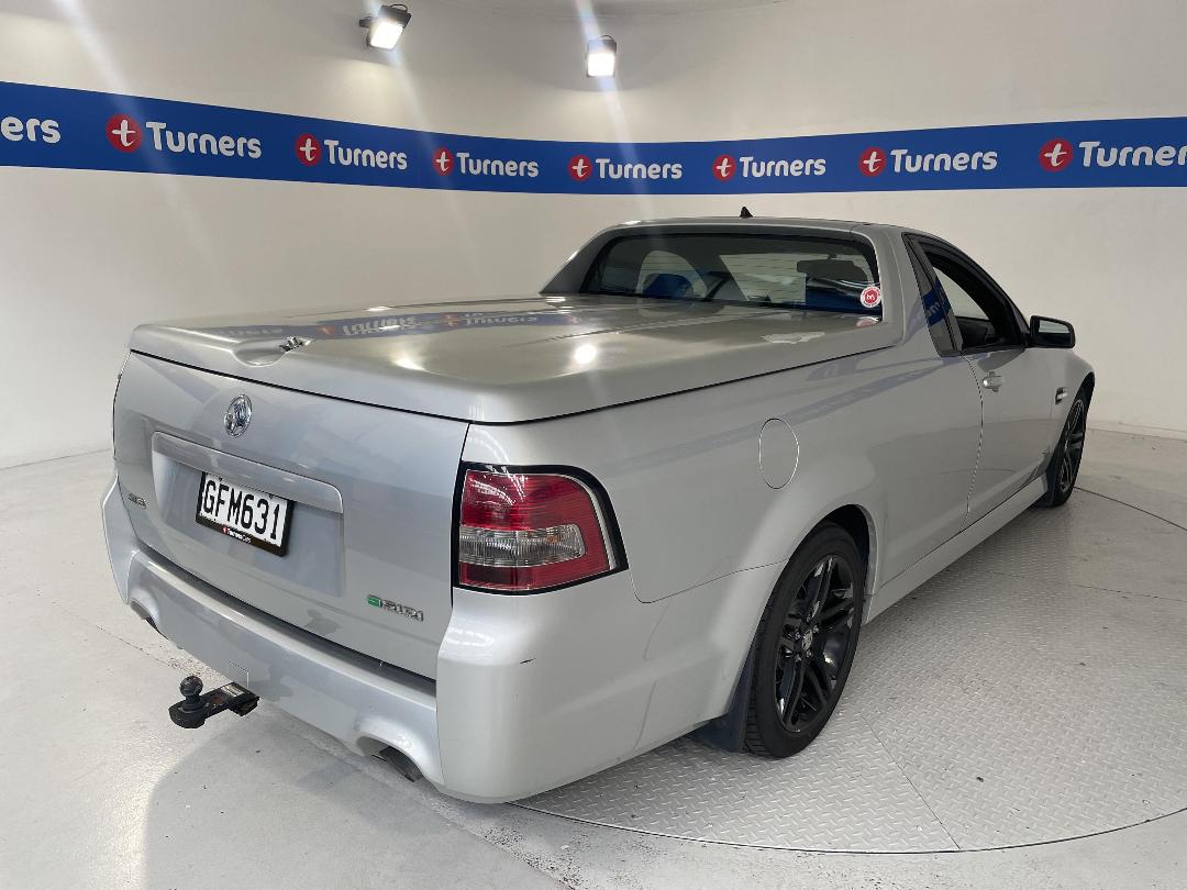 Photo '7' of Holden Commodore Photo '7' of Holden Commodore