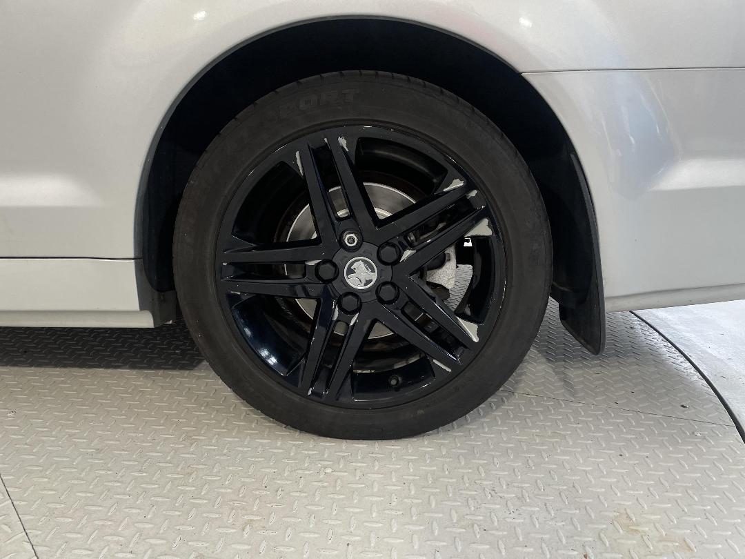 Photo '11' of Holden Commodore Photo '11' of Holden Commodore