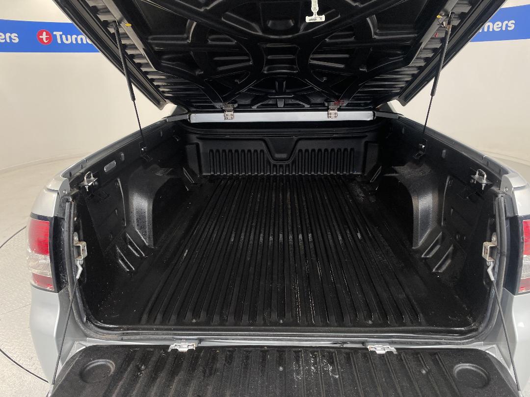 Photo '14' of Holden Commodore Photo '14' of Holden Commodore