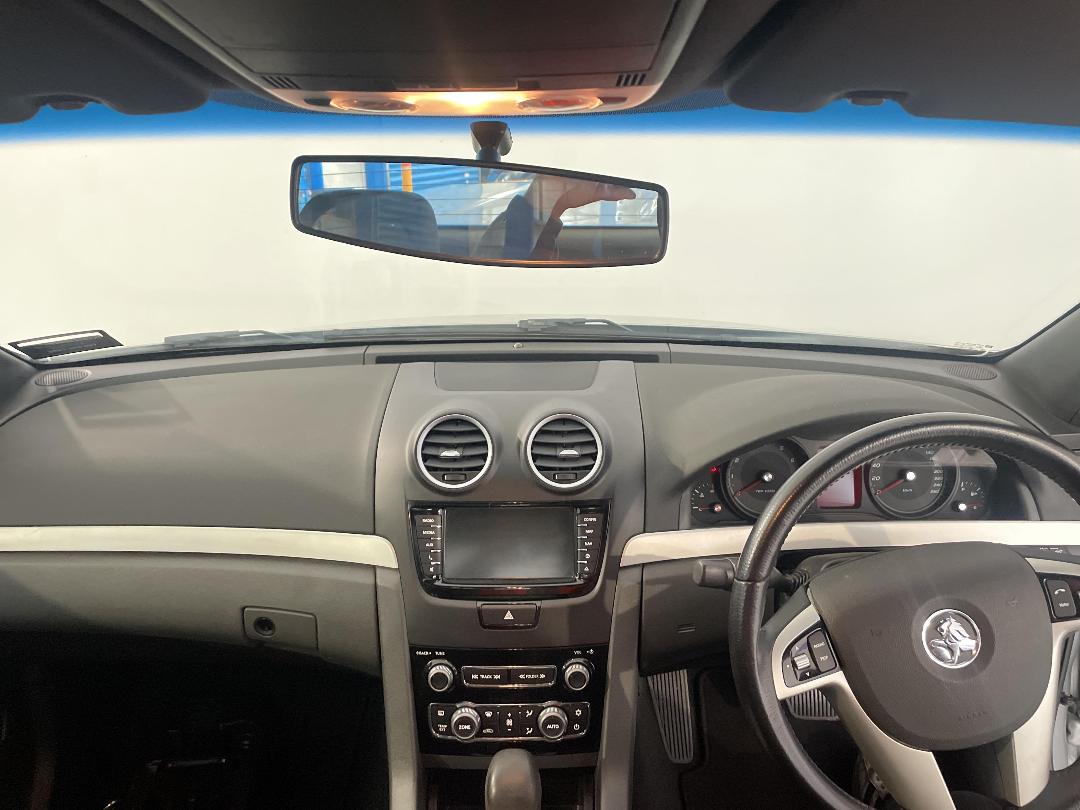 Photo '17' of Holden Commodore Photo '17' of Holden Commodore