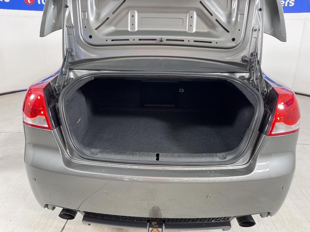 Photo '14' of Holden Commodore Photo '14' of Holden Commodore