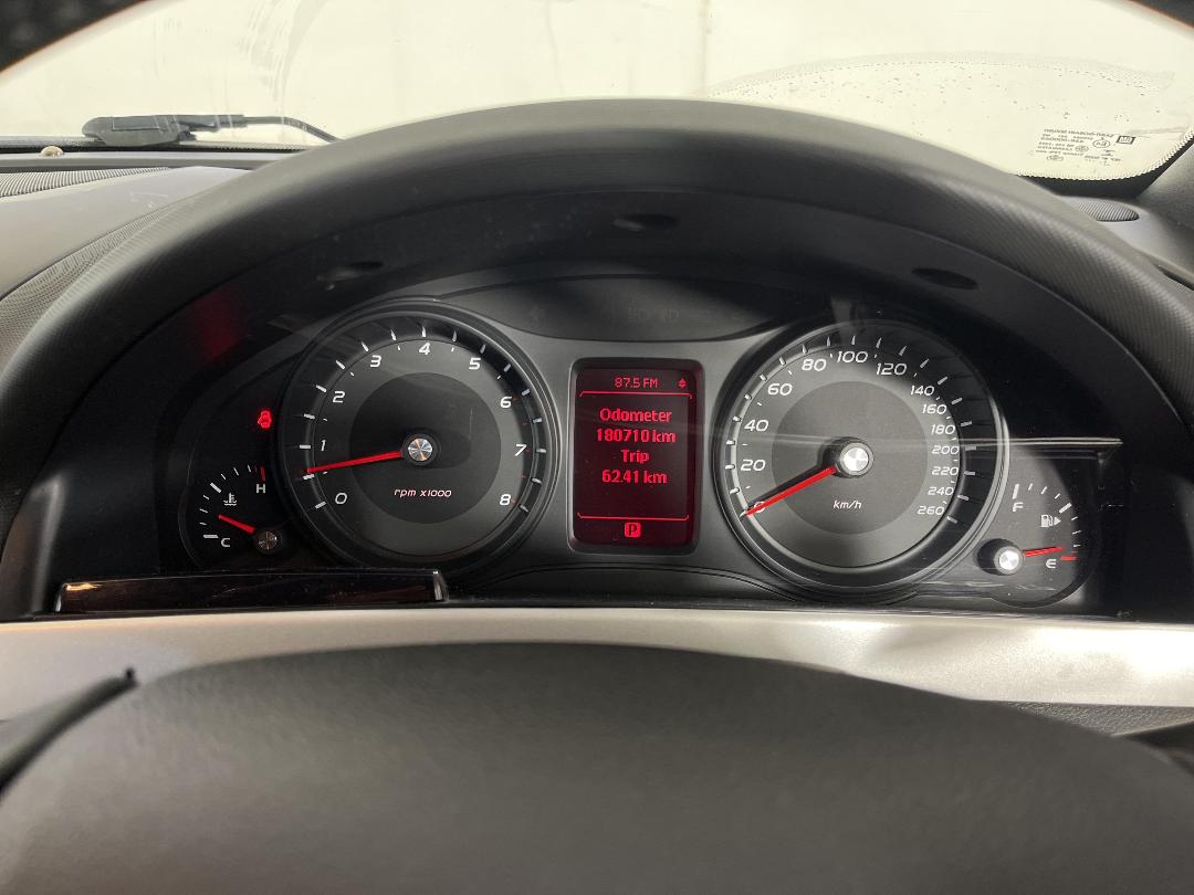 Photo '21' of Holden Commodore Photo '21' of Holden Commodore