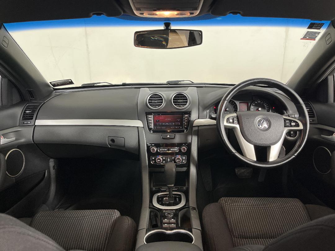 Photo '17' of Holden Commodore Photo '17' of Holden Commodore