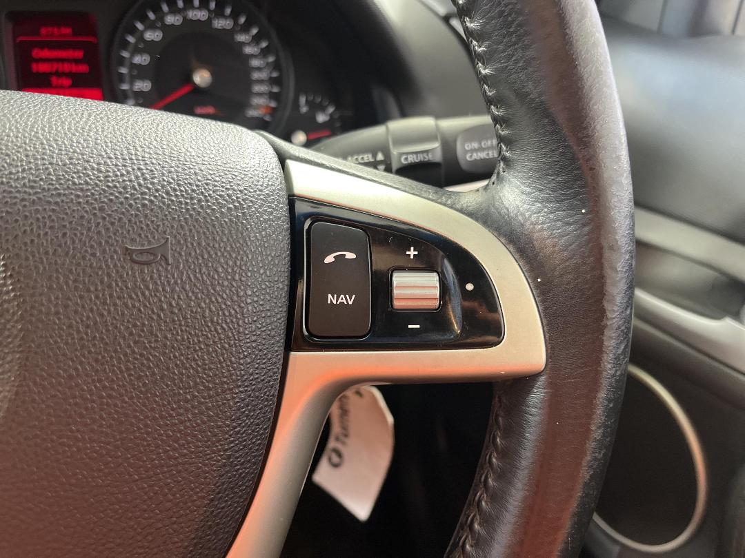 Photo '25' of Holden Commodore Photo '25' of Holden Commodore