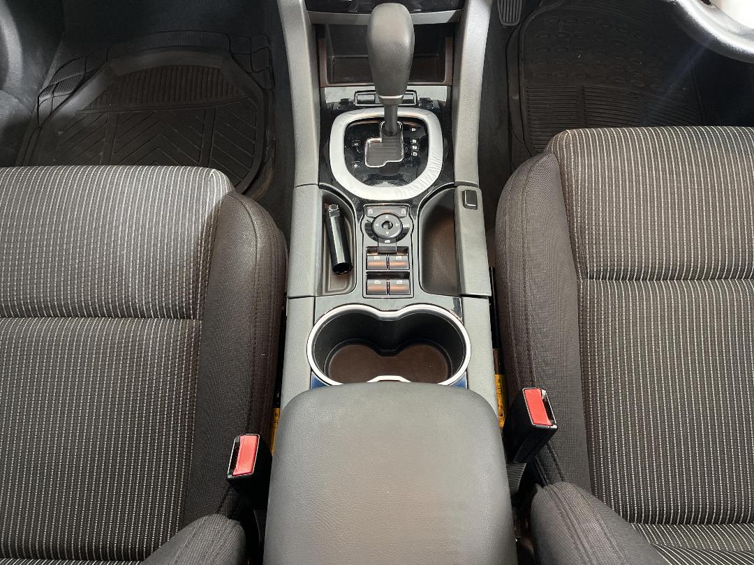 Photo '23' of Holden Commodore Photo '23' of Holden Commodore