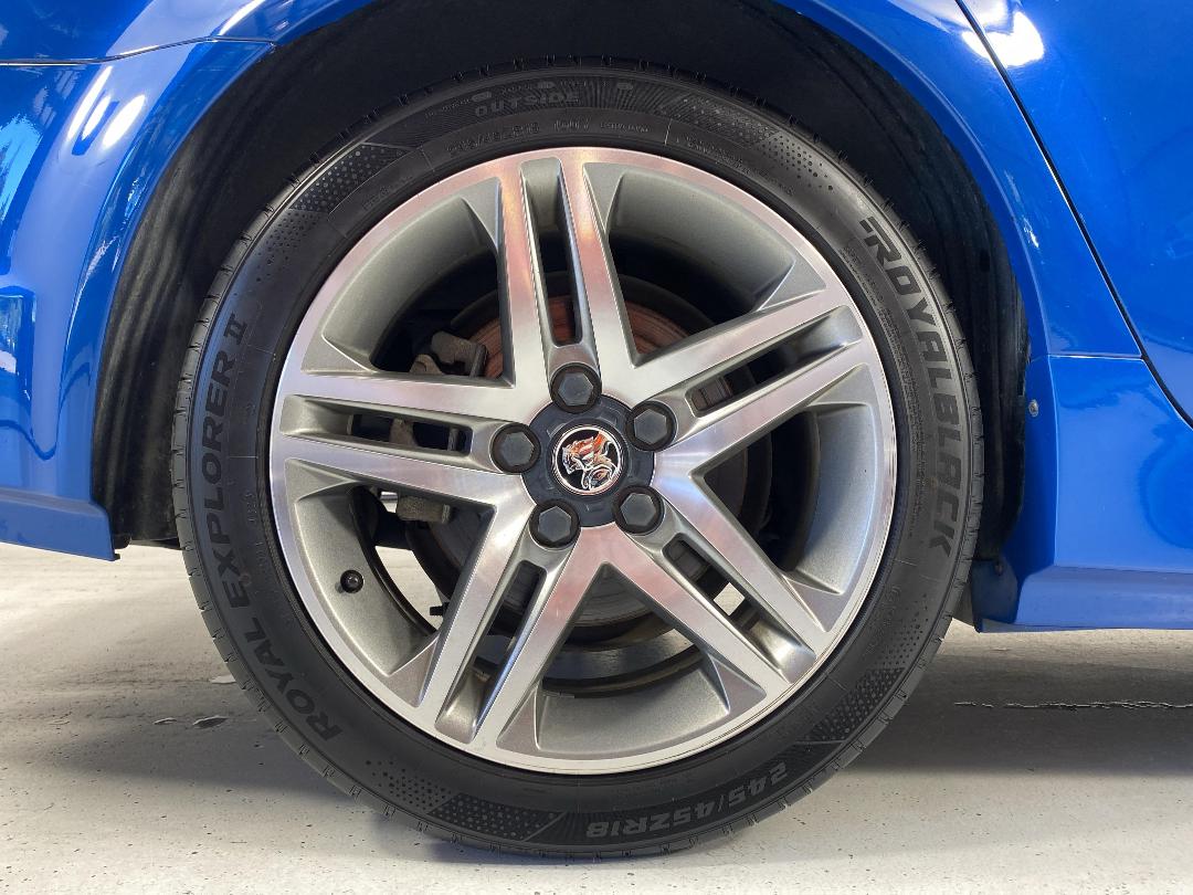 Photo '12' of Holden Commodore