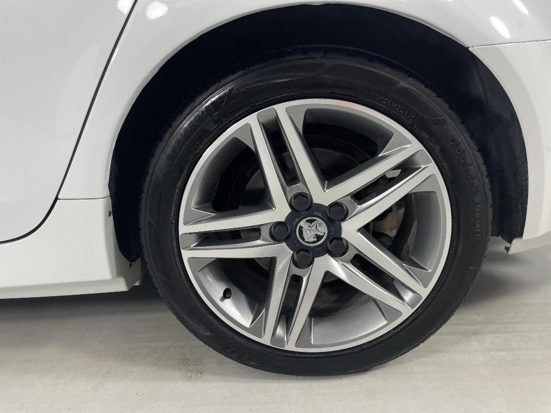 Photo '11' of Holden Commodore