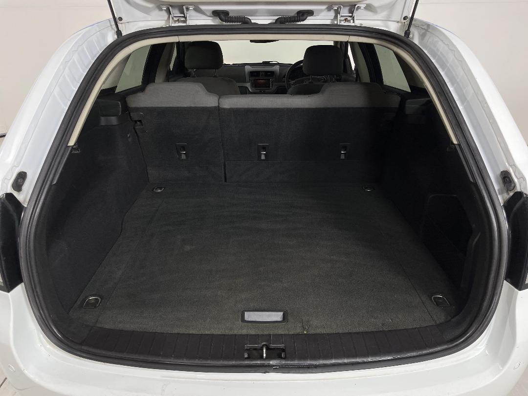 Photo '14' of Holden Commodore