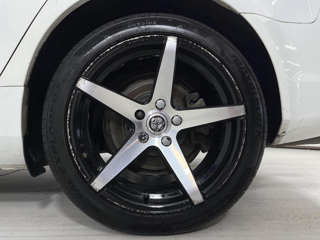 Photo '11' of Holden Commodore