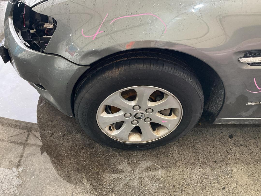 Photo '8' of Holden Commodore Omega