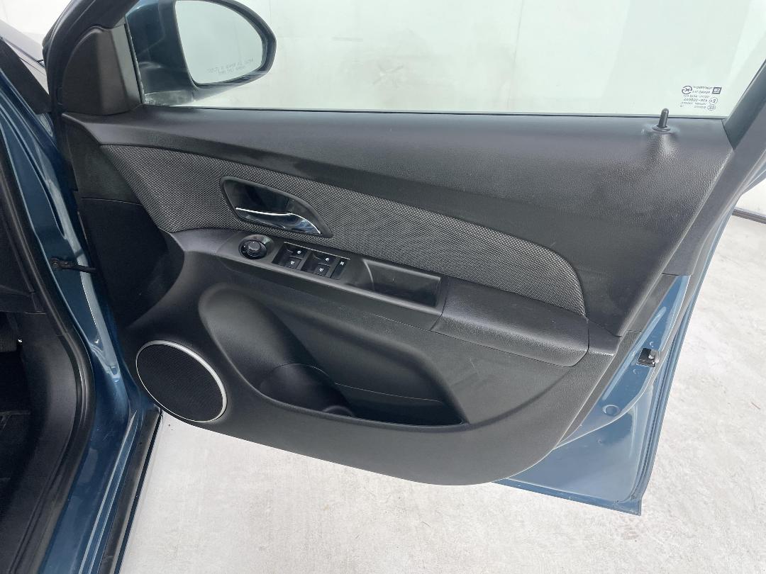 Photo '15' of Holden Cruze Photo '15' of Holden Cruze