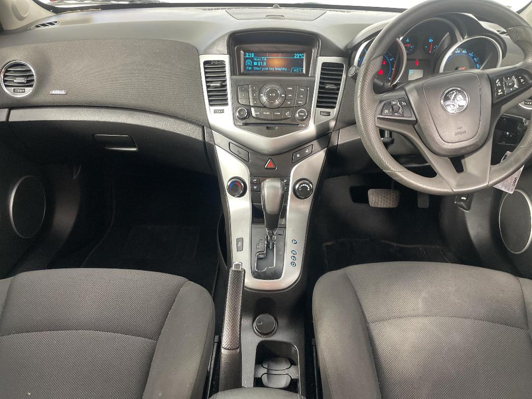 Photo '18' of Holden Cruze Photo '18' of Holden Cruze