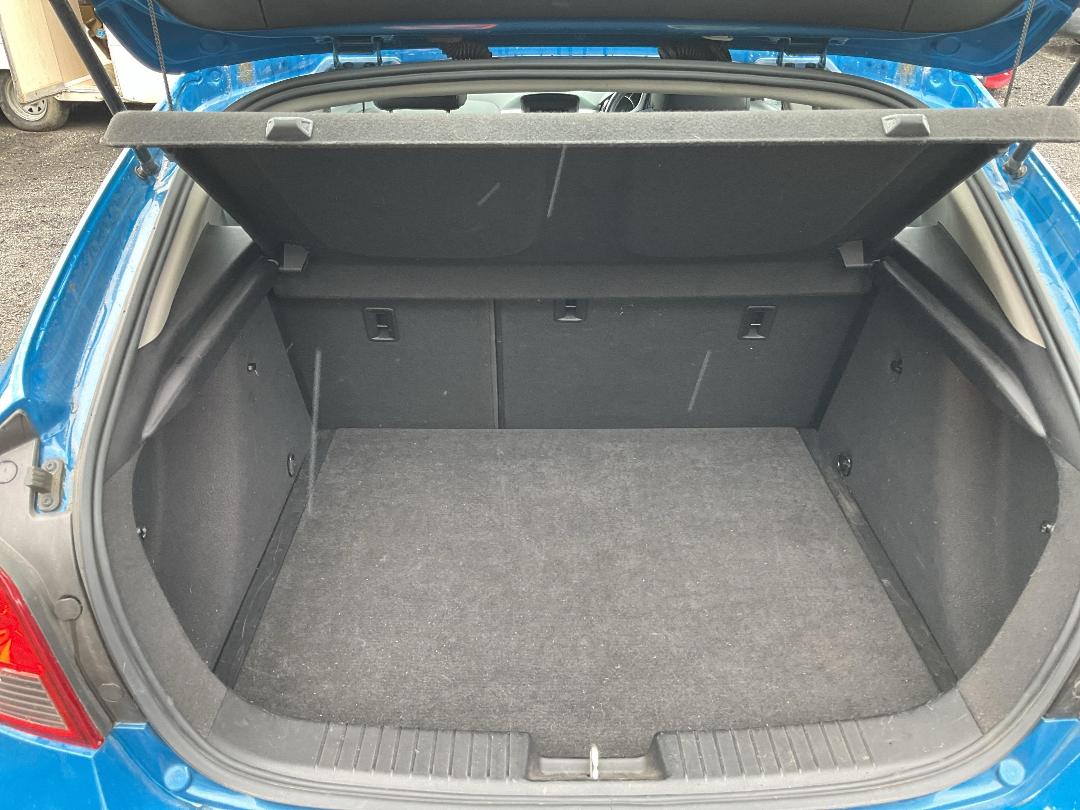 Photo '14' of Holden Cruze CDX HB Photo '14' of Holden Cruze CDX HB