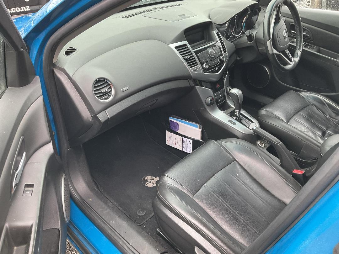 Photo '15' of Holden Cruze CDX HB Photo '15' of Holden Cruze CDX HB