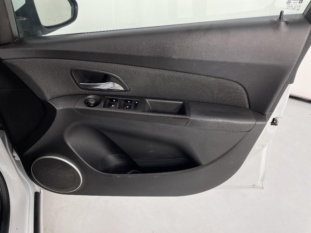 Photo '15' of Holden Cruze Photo '15' of Holden Cruze