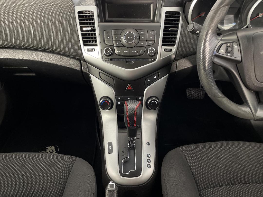 Photo '18' of Holden Cruze Photo '18' of Holden Cruze