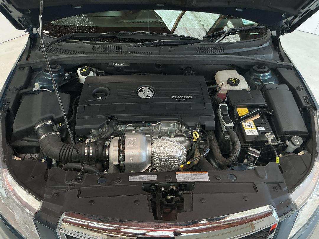 Photo '13' of Holden Cruze