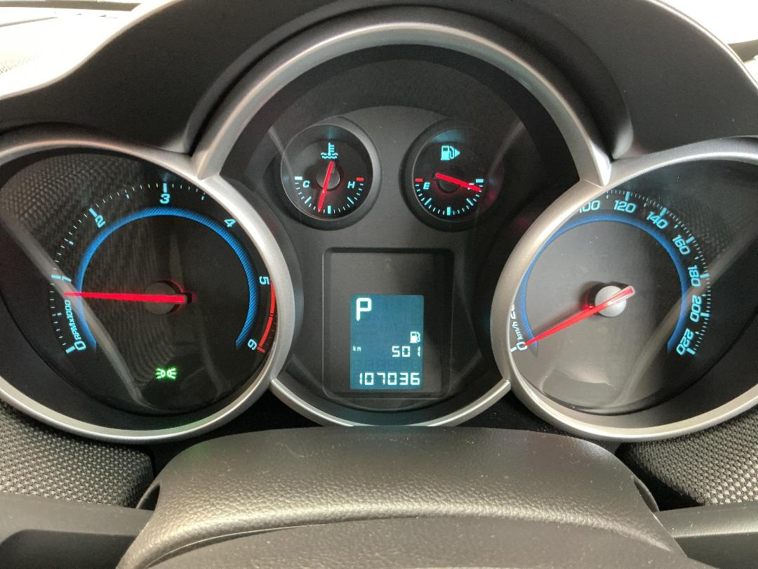 Photo '21' of Holden Cruze