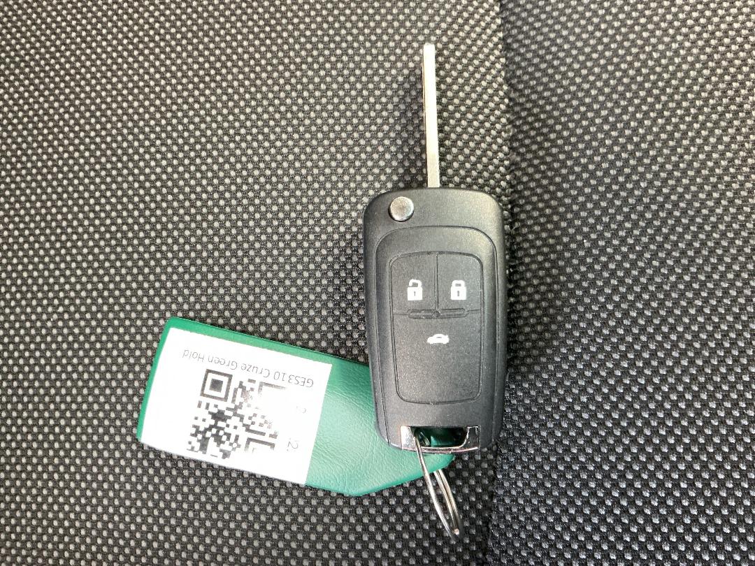 Photo '22' of Holden Cruze